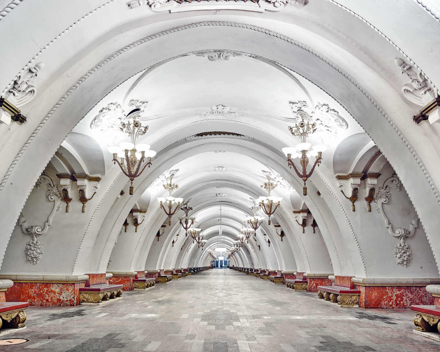 © David Burdeny, станция метро «Арбатская», Москва